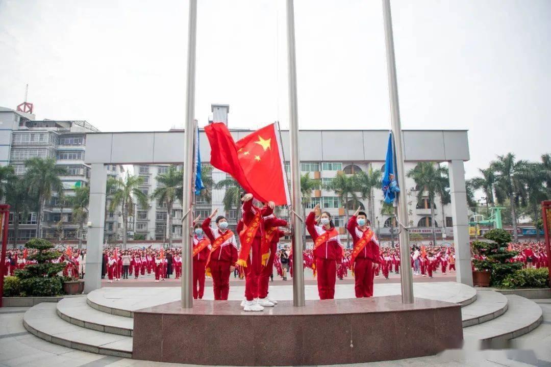 《地下交通站》中华丽配角:牛人数不过来,客串的成相声界大佬
