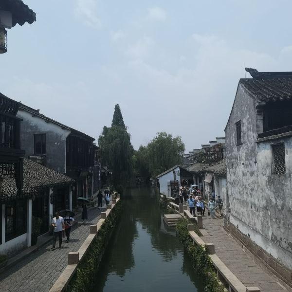 喉咙有异物感，咳出臭鸡蛋味小石头？可能是你的扁桃体结石了